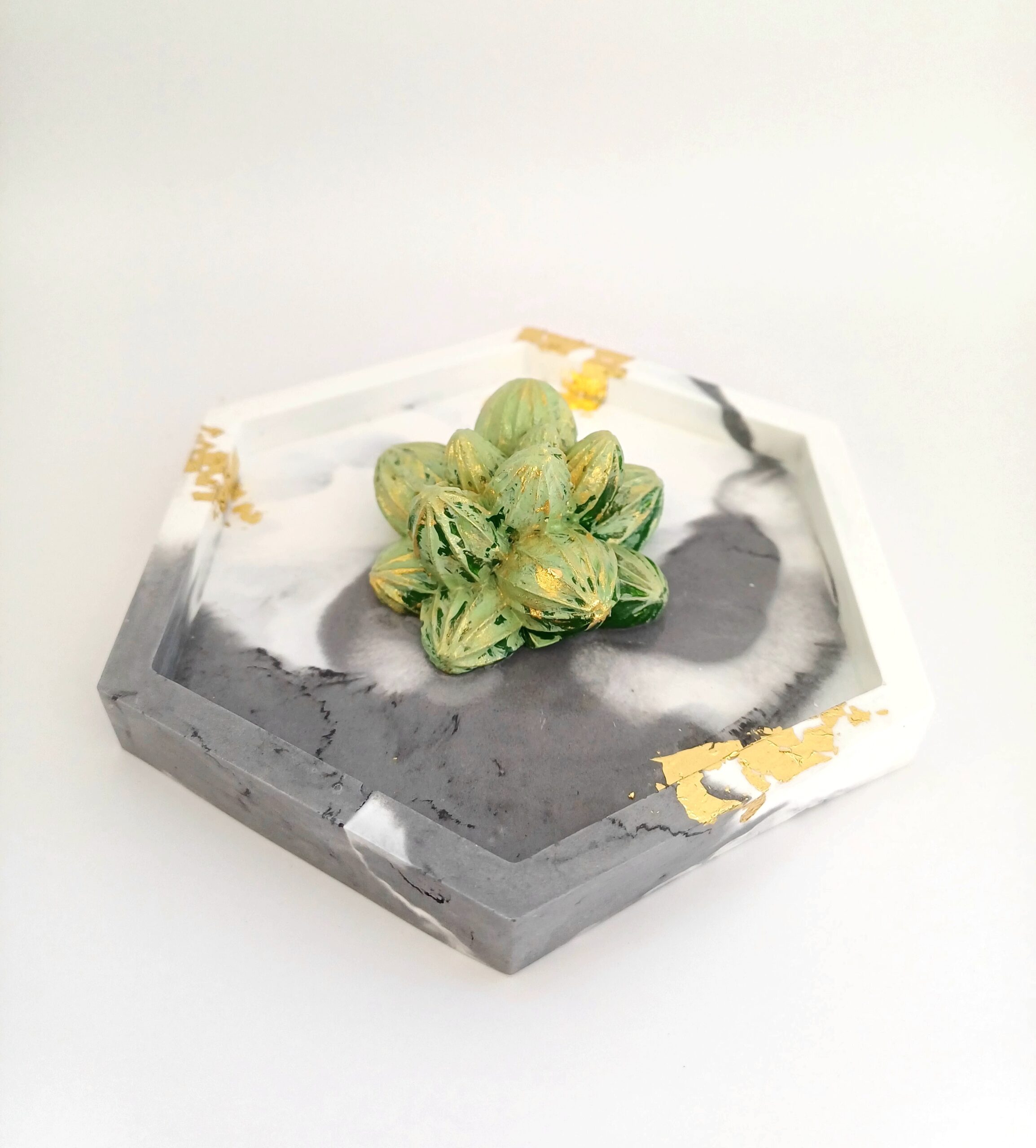 Farfurie decorativă cactus din ceramică cu foită aurie - imagine 3