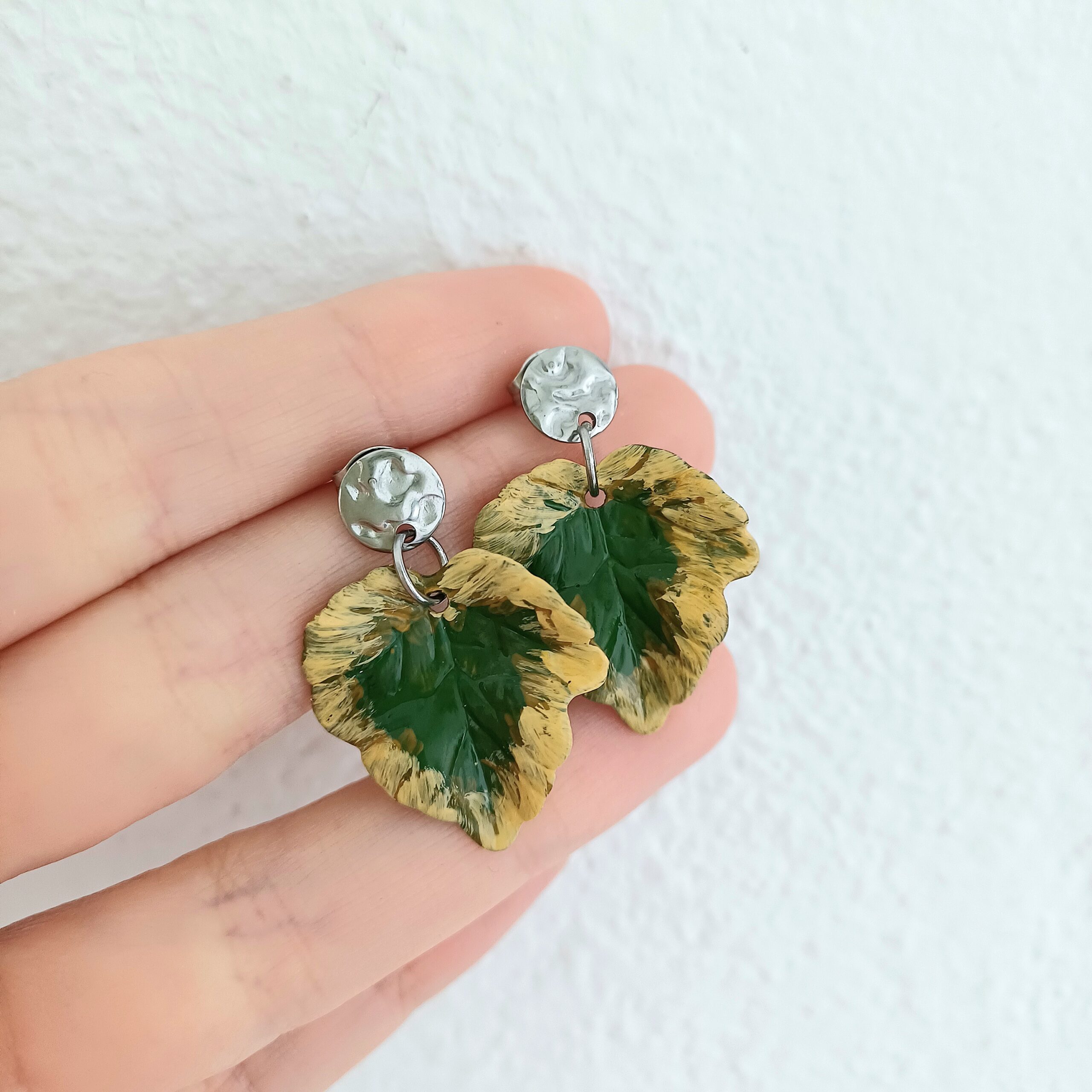 Cercei frunze pictate – nuanțe de toamnă, unicat, handmade