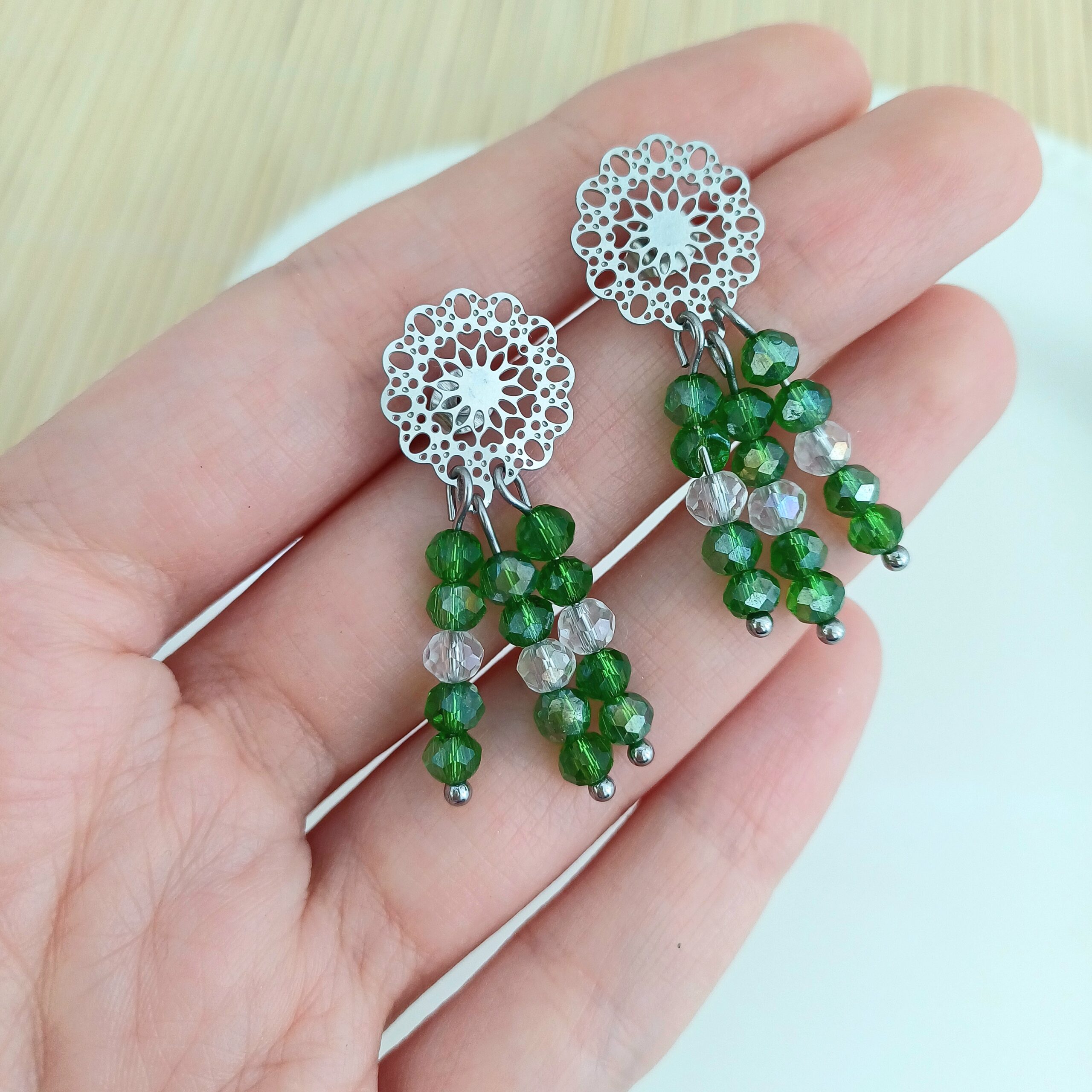 Cercei verzi cu margele sclipitoare - imagine 3