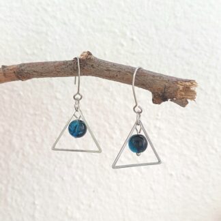 Cercei triunghi din otel inoxidabil cu margele de sticla